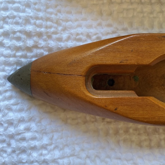 Two wooden weaving boat shuttles. Bobbins. Lowell Shuttle Co. Mass. #1562. - Picture 4 of 6